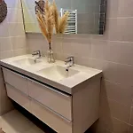 La Maison Des דירה קאלבי