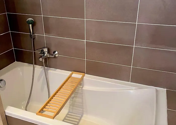 La Maison Des Apartment *